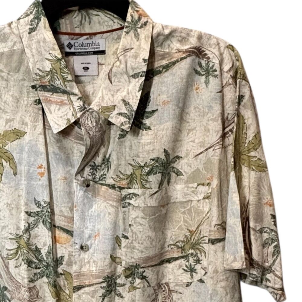 Columbia XL Men’s button front shirt Hawaiian FISH palm tree cotton Short Sleeve